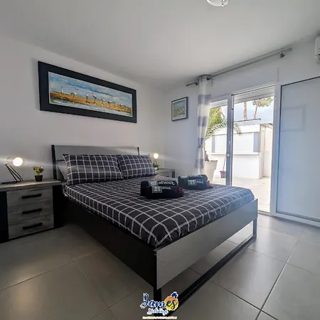 Вилла Welcoming 3 Bedroom With Private Pool Lb10 Торевьиа