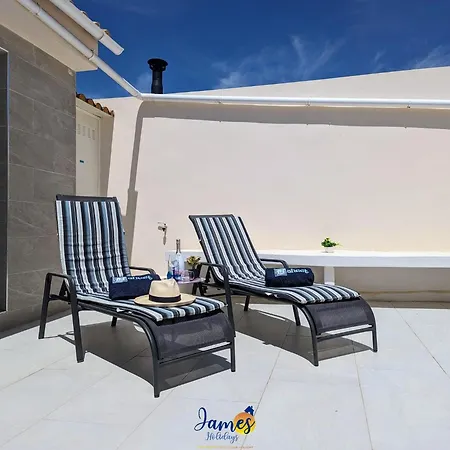 Welcoming 3 Bedroom With Private Pool Lb10
