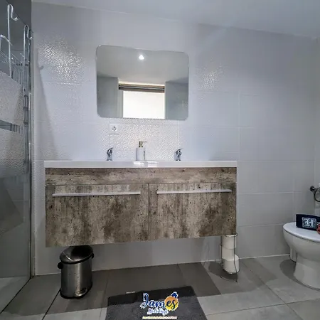וילה Welcoming 3 Bedroom With Private Pool Lb10 טורבייחה