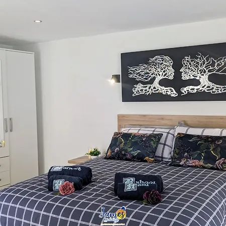 וילה Welcoming 3 Bedroom With Private Pool Lb10